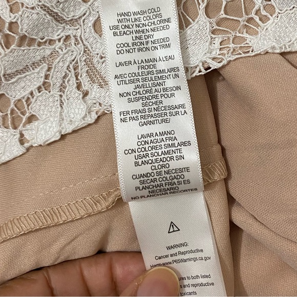 NWT Julia Jordan Knot Neck Halter Lace Ivory / Nude Jumpsuit Size 14. - Picture 14 of 15